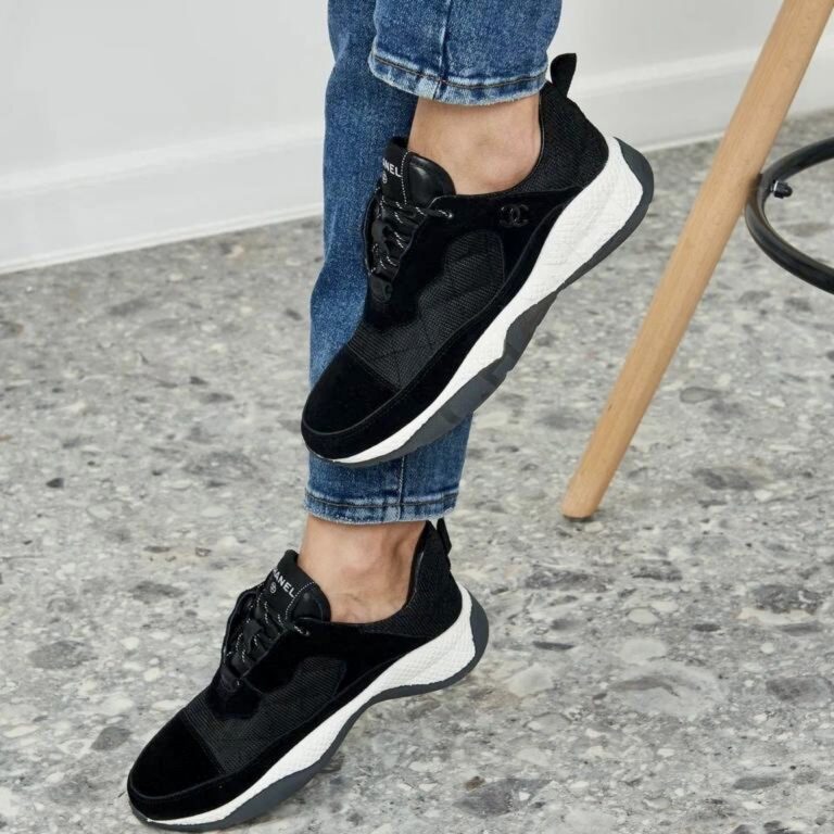 Choosing the Footwear for seniors for Fashion & Function