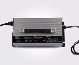 12 Volt Solar Battery Charger Kit